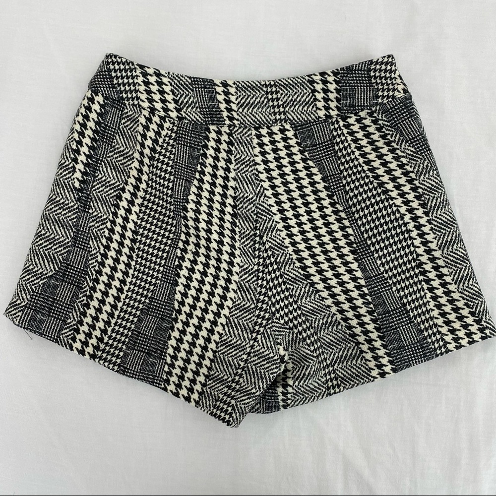Houndstooth Patchwork Print Skort - image 4